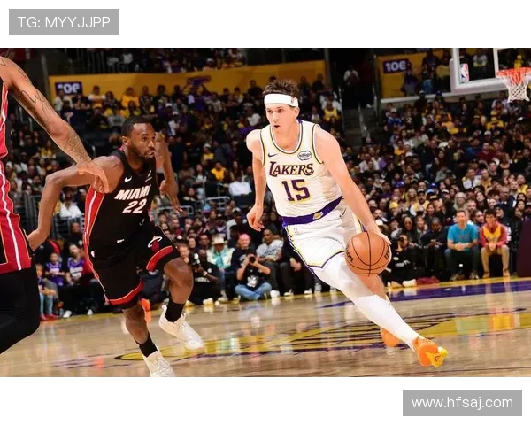 东契奇砍三双里夫斯发威湖人末节发力险胜热火再度强势豪取三连胜